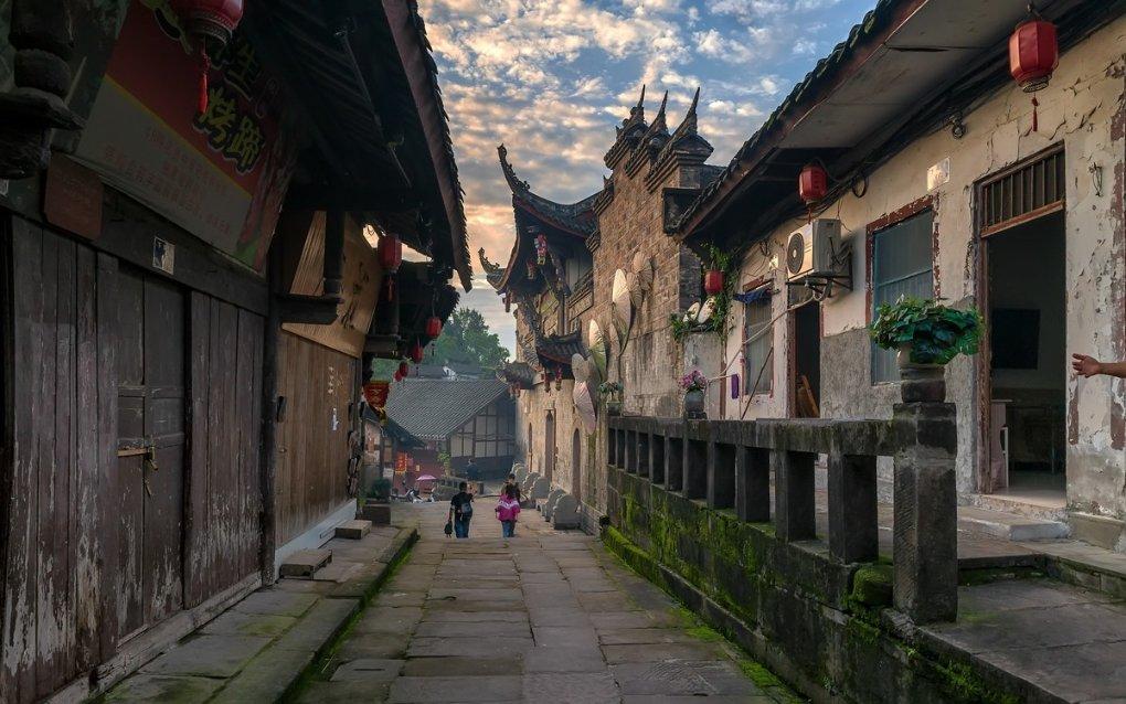 职场中对于技术大佬来说，搞好人际关系是必要条件吗？你怎么看?